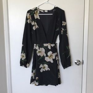 Aritzia Wilfred DIANE Wrap Dress